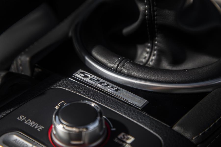 Детали интерьера Subaru WRX STI S209 2019 года  (NA) (фото 37 из 44)